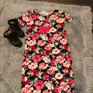 Floral midi dress- ABSOLUTELY GORGEOUS!